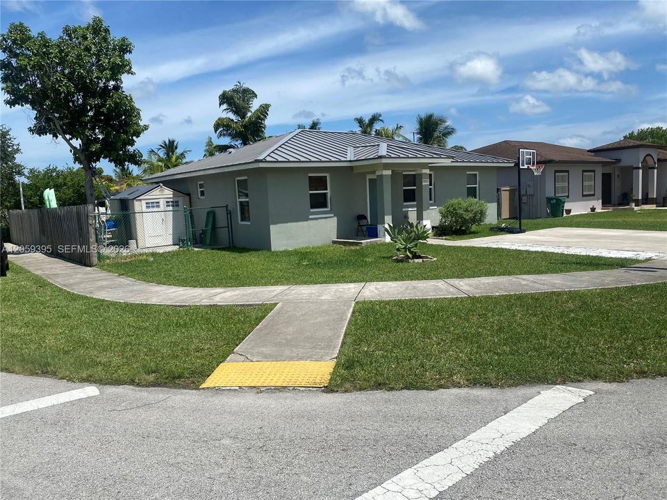 En Venta: $610,000 (3 camas, 2 baños, 1200 Pies cuadrados)