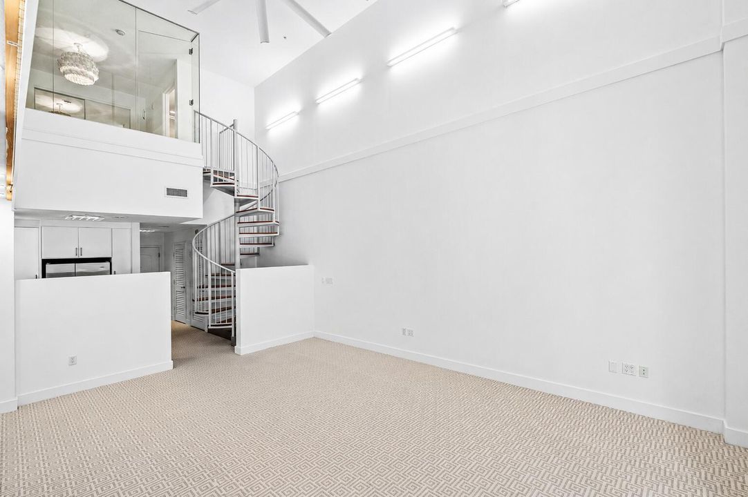 2-Story Grande Open Live/Work Space