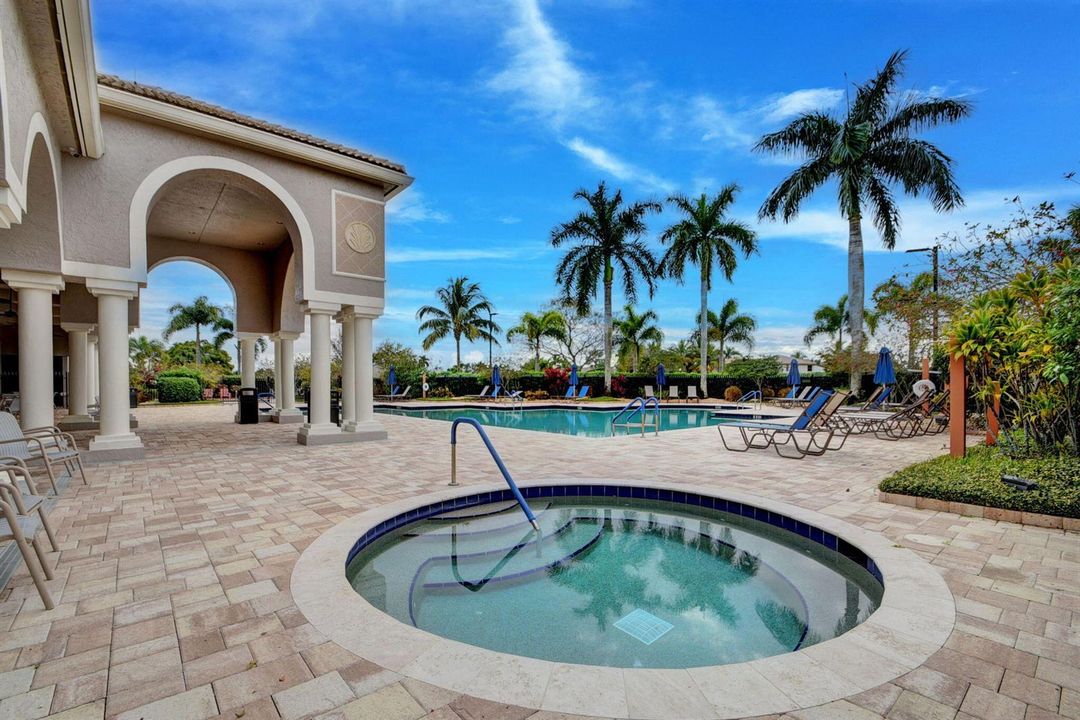 Community Jacuzzi - Pool