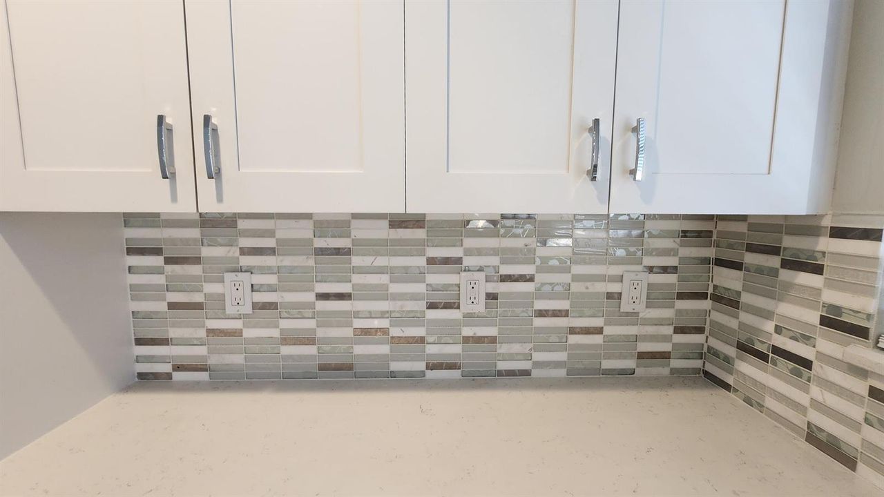 Attractive backsplash