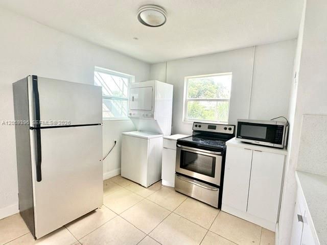 For Rent: $2,100 (2 beds, 1 baths, 1440 Square Feet)