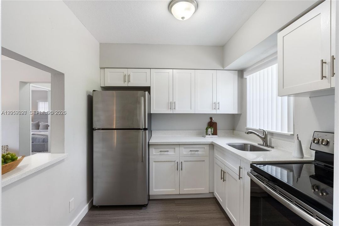 В аренду: $1,900 (1 спален, 1 ванн, 900 Квадратных фут)