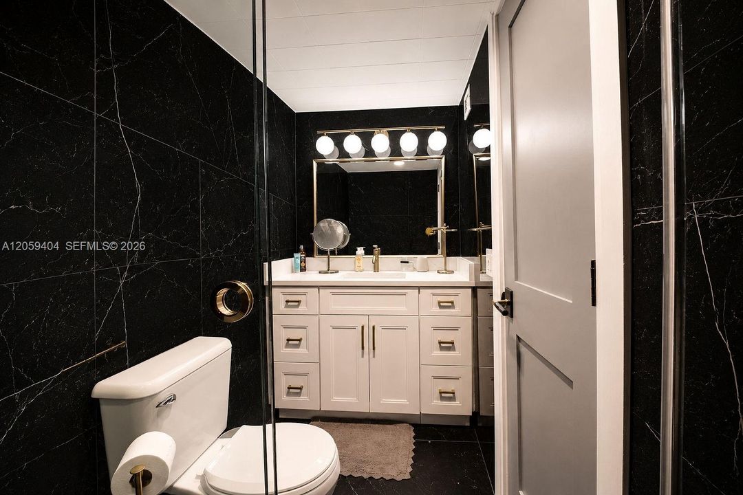 For Sale: $455,000 (2 beds, 2 baths, 1176 Square Feet)