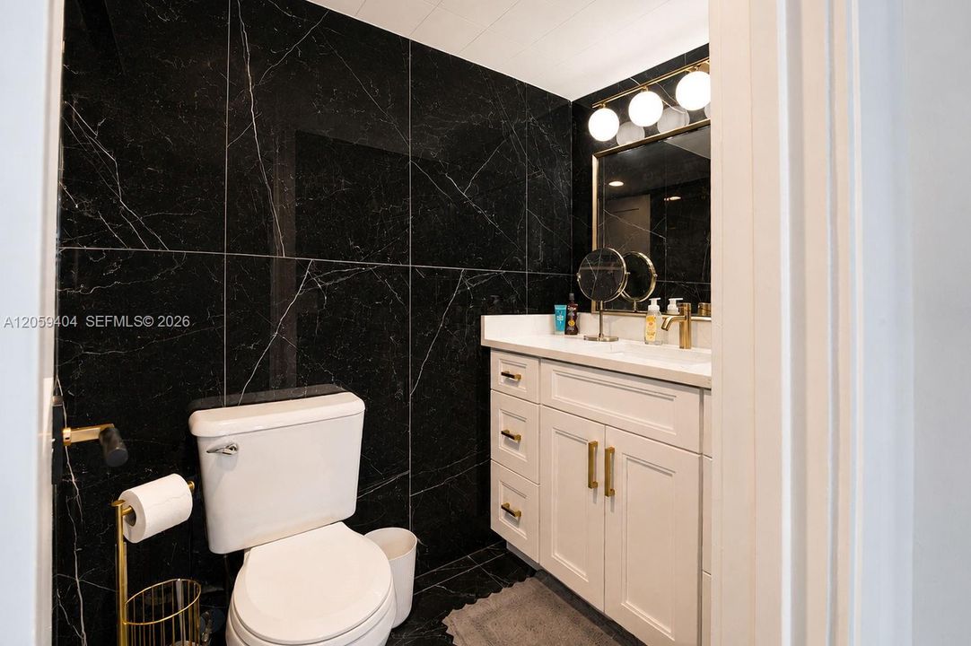 For Sale: $455,000 (2 beds, 2 baths, 1176 Square Feet)