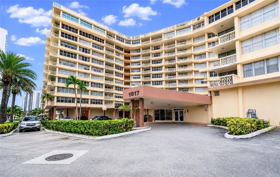 For Sale: $455,000 (2 beds, 2 baths, 1176 Square Feet)