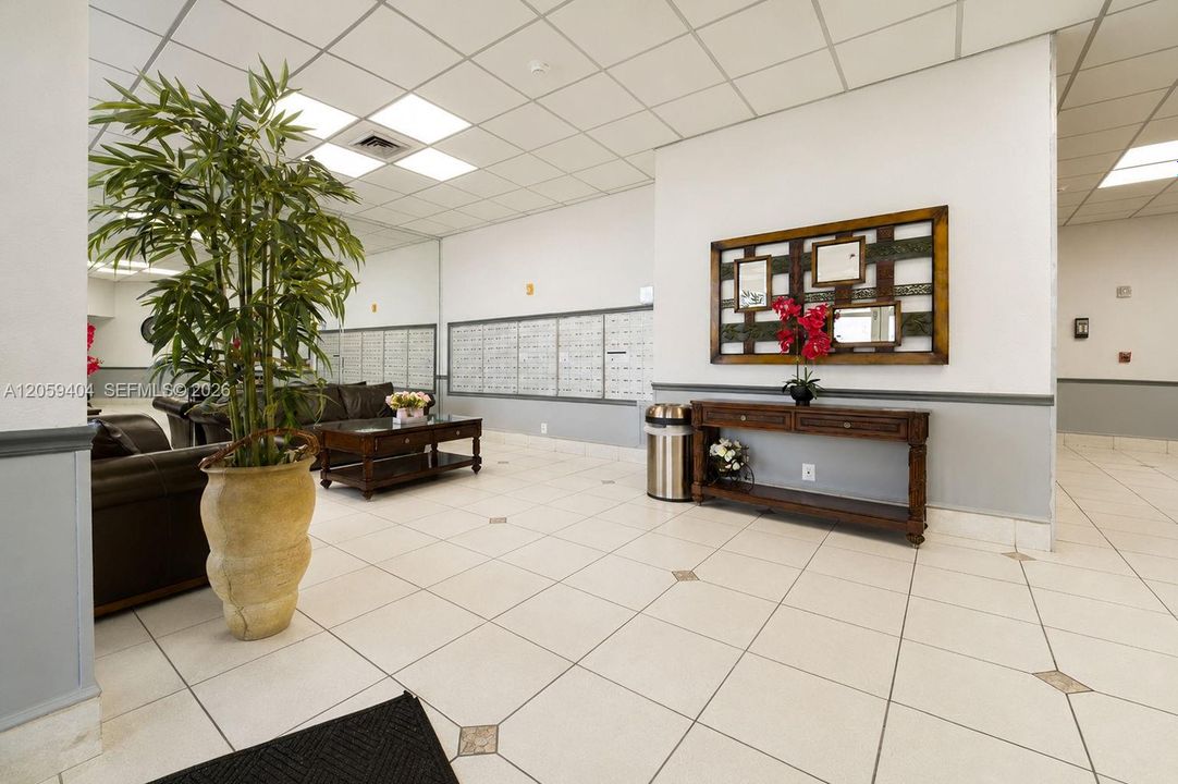 For Sale: $455,000 (2 beds, 2 baths, 1176 Square Feet)