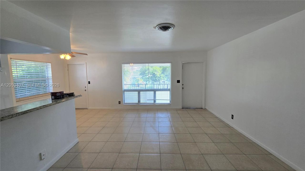 For Rent: $1,600 (1 beds, 1 baths, 5151 Square Feet)
