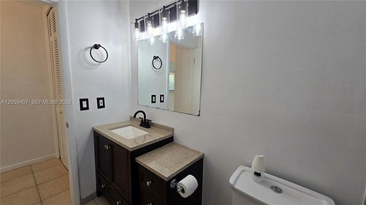 For Rent: $1,600 (1 beds, 1 baths, 5151 Square Feet)