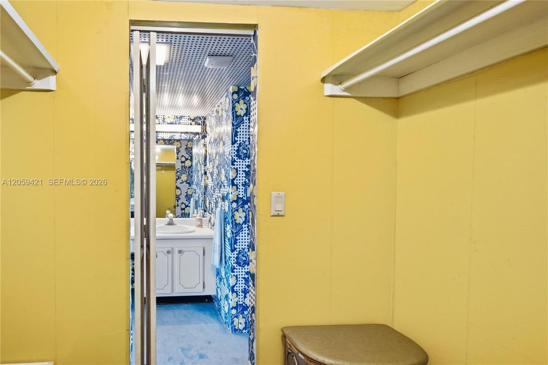 На продажу: $310,000 (2 спален, 2 ванн, 1308 Квадратных фут)