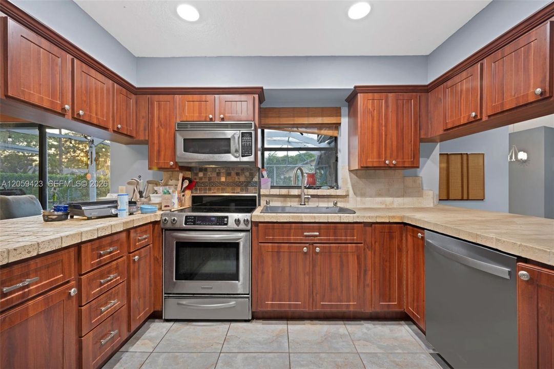 For Sale: $739,000 (4 beds, 2 baths, 2711 Square Feet)