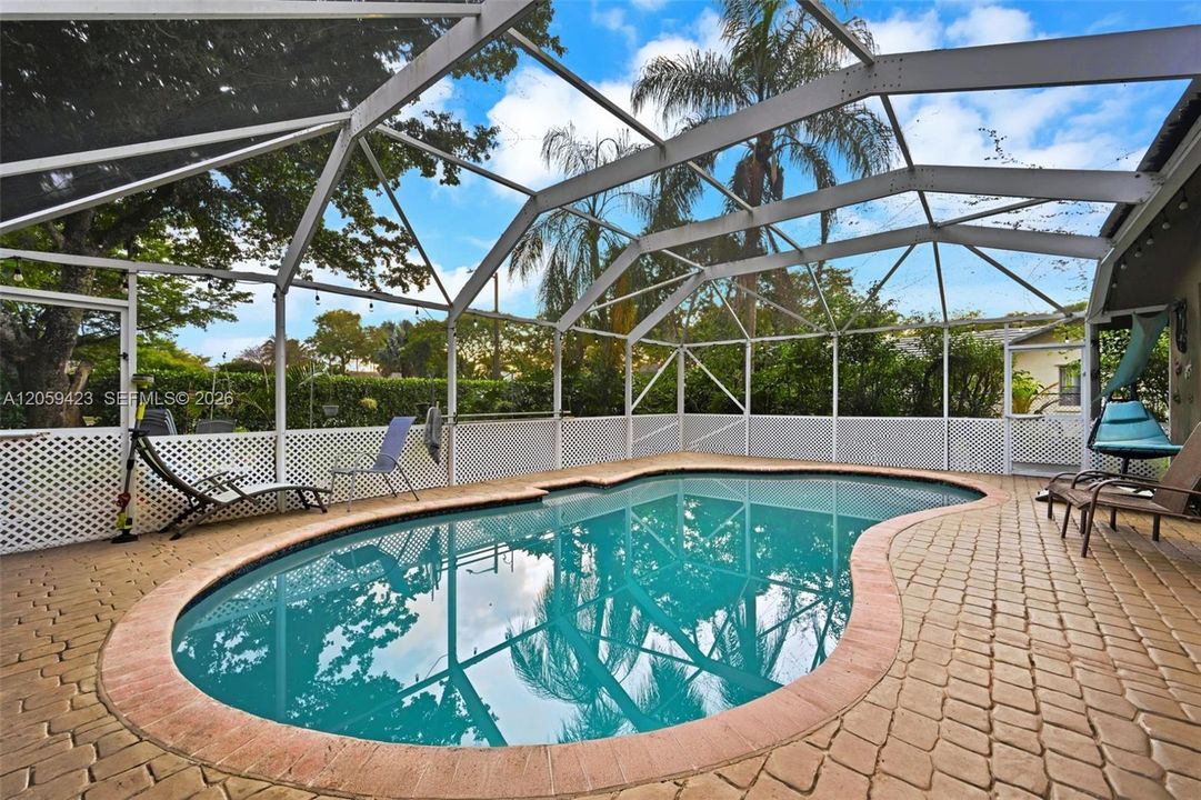For Sale: $739,000 (4 beds, 2 baths, 2711 Square Feet)