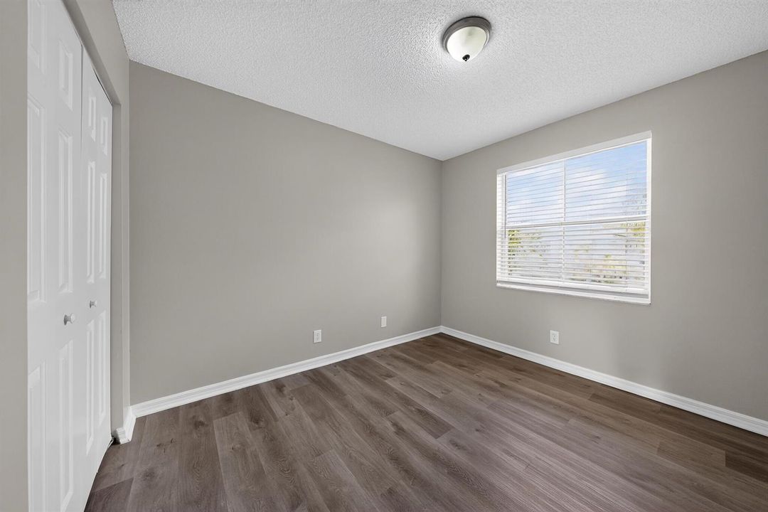 24_5287_SW_38th_Way-Bedroom-7220