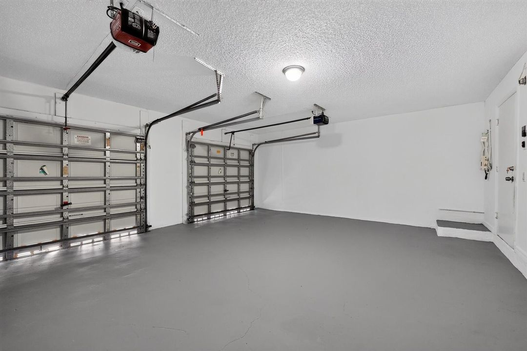 02_5287_SW_38th_Way-Exterior-7210