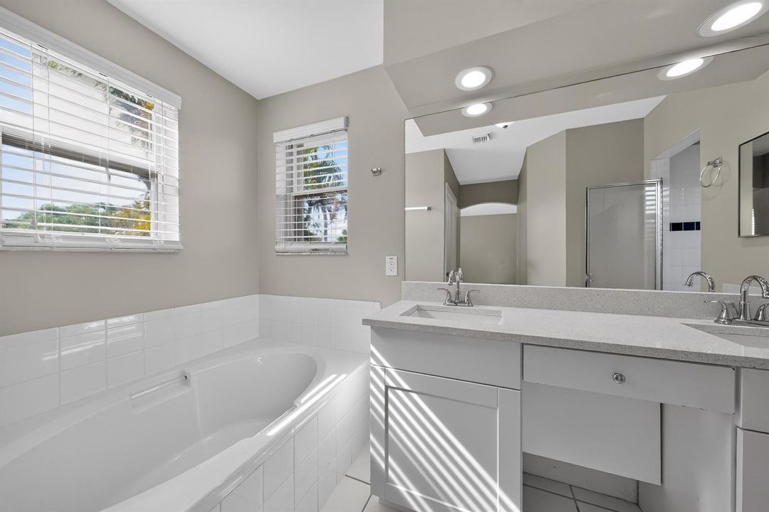 30_5287_SW_38th_Way-Bathroom-7215