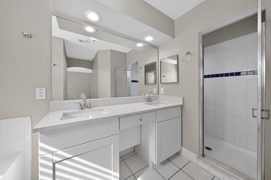 26_5287_SW_38th_Way-Bathroom-7213