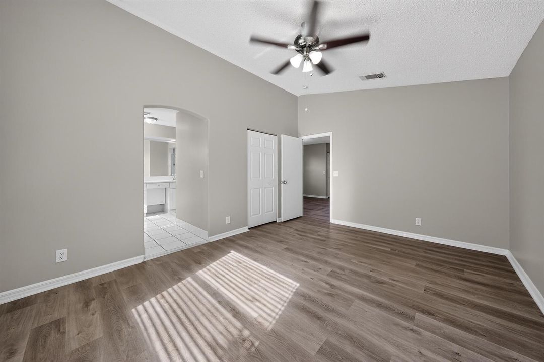 22_5287_SW_38th_Way-Bedroom-7212