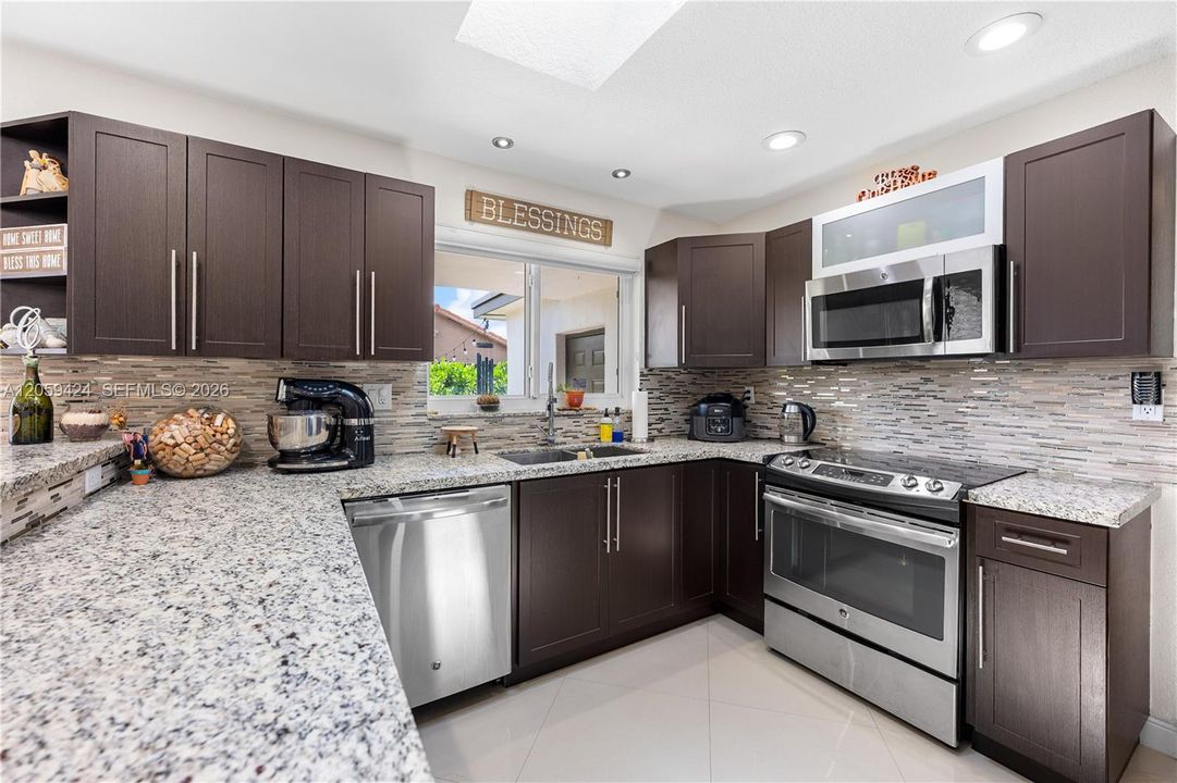En Venta: $760,000 (3 camas, 3 baños, 1609 Pies cuadrados)