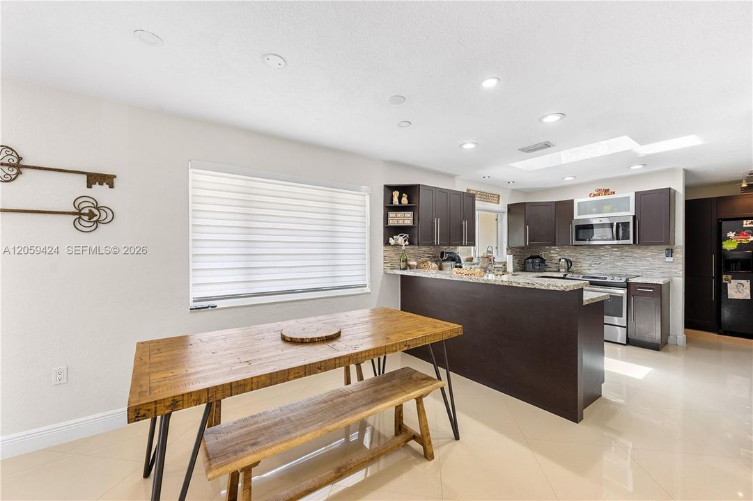 En Venta: $760,000 (3 camas, 3 baños, 1609 Pies cuadrados)