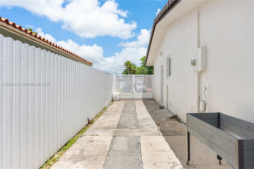 En Venta: $760,000 (3 camas, 3 baños, 1609 Pies cuadrados)