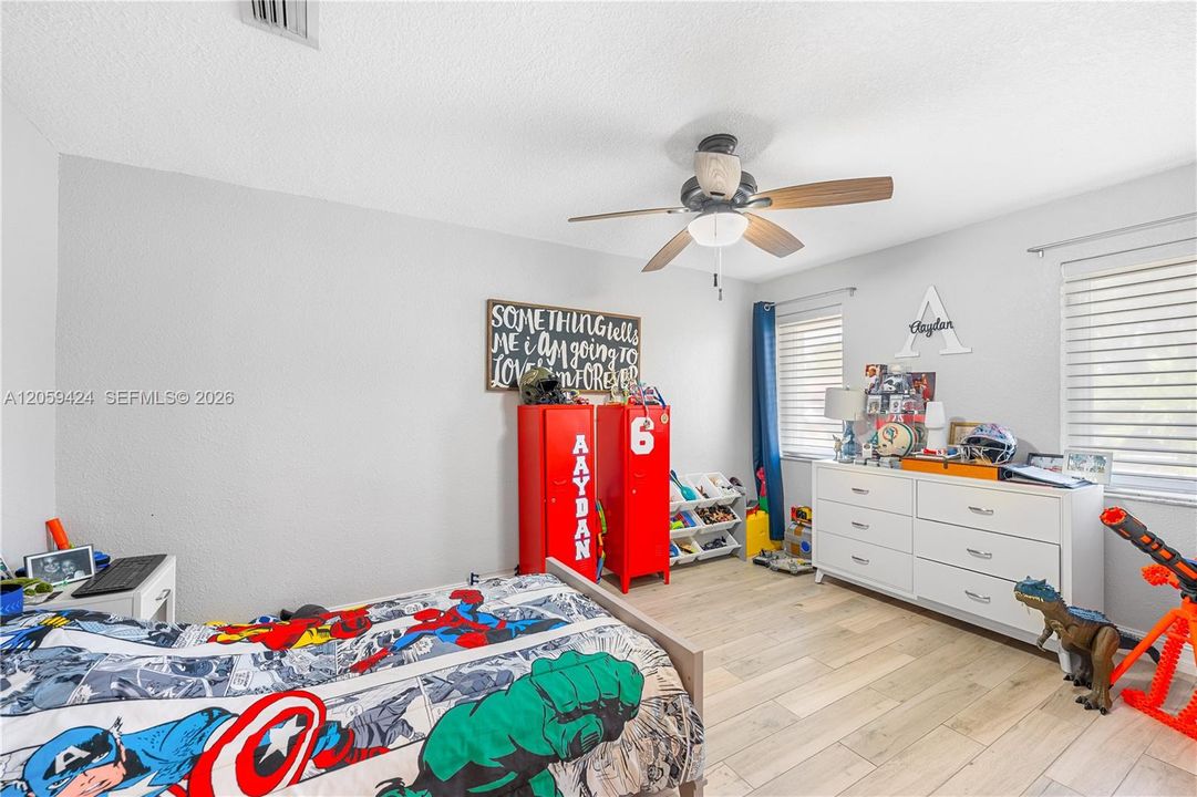 En Venta: $760,000 (3 camas, 3 baños, 1609 Pies cuadrados)