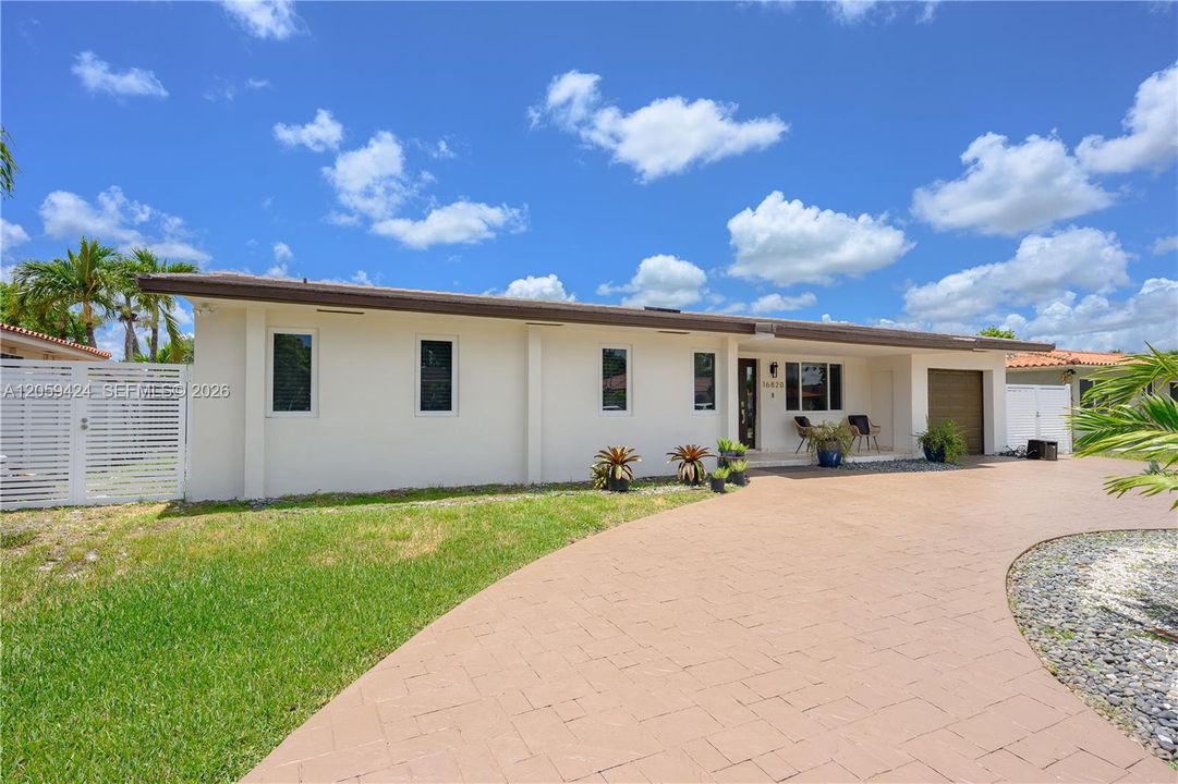 En Venta: $760,000 (3 camas, 3 baños, 1609 Pies cuadrados)