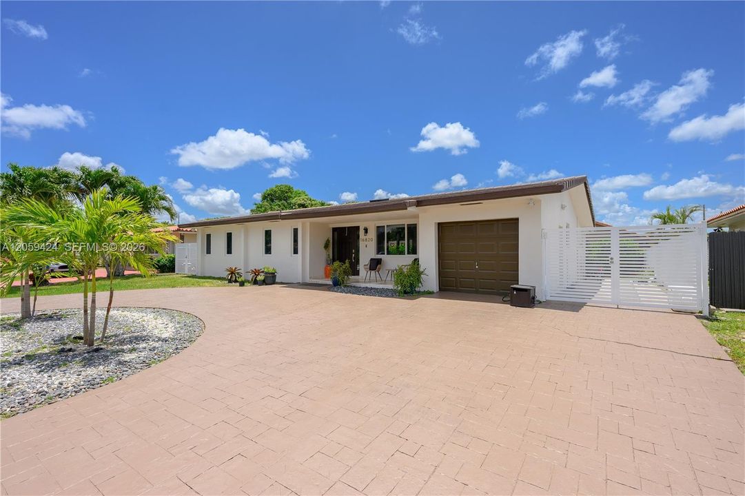 En Venta: $760,000 (3 camas, 3 baños, 1609 Pies cuadrados)