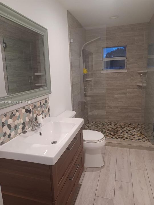 En Venta: $889,900 (4 camas, 2 baños, 1886 Pies cuadrados)