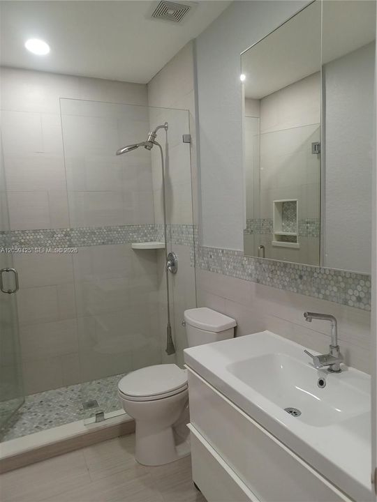 En Venta: $889,900 (4 camas, 2 baños, 1886 Pies cuadrados)