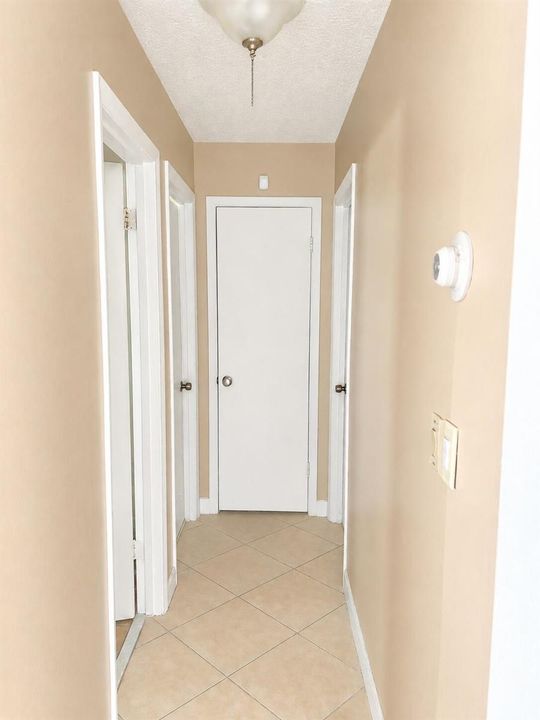 Hallway to Bd 2 and Master