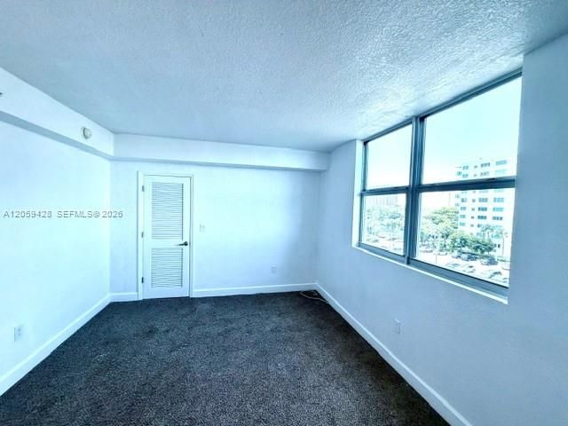 В аренду: $2,200 (1 спален, 1 ванн, 825 Квадратных фут)