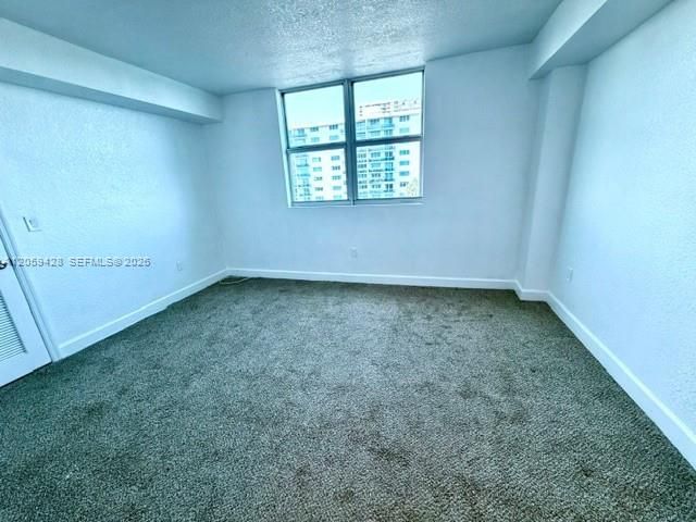 В аренду: $2,200 (1 спален, 1 ванн, 825 Квадратных фут)