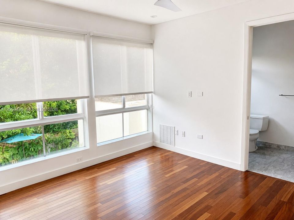 В аренду: $9,500 (3 спален, 2 ванн, 2211 Квадратных фут)
