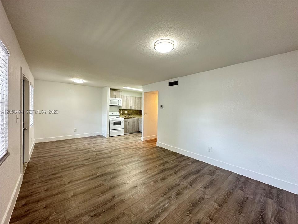 В аренду: $1,595 (1 спален, 1 ванн, 0 Квадратных фут)