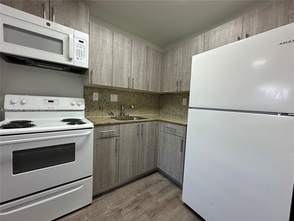 В аренду: $1,595 (1 спален, 1 ванн, 0 Квадратных фут)