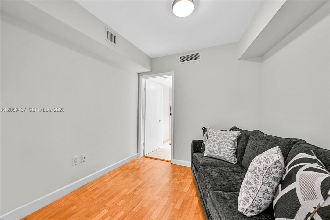 En Venta: $685,000 (2 camas, 1 baños, 1086 Pies cuadrados)