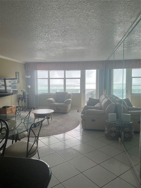 For Sale: $665,000 (2 beds, 2 baths, 1248 Square Feet)