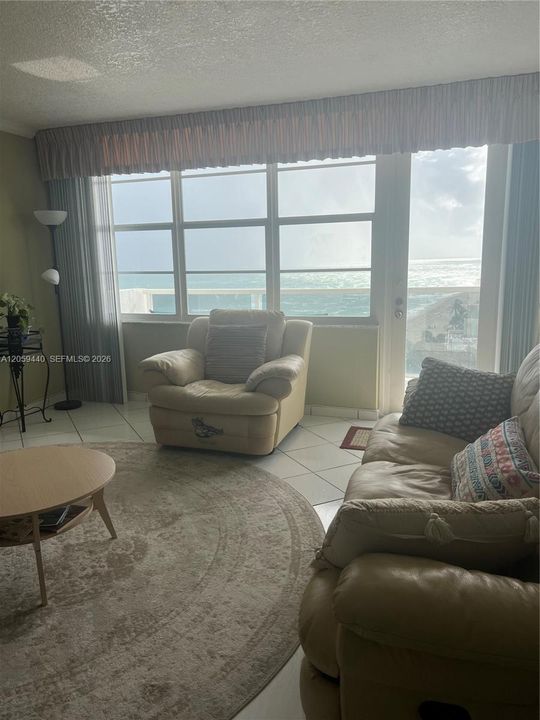 For Sale: $665,000 (2 beds, 2 baths, 1248 Square Feet)