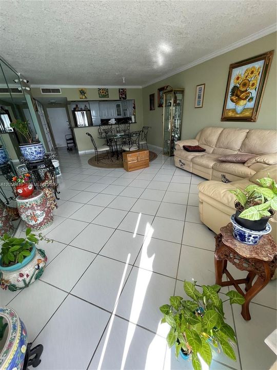 For Sale: $665,000 (2 beds, 2 baths, 1248 Square Feet)