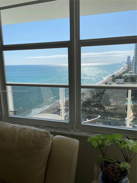 For Sale: $665,000 (2 beds, 2 baths, 1248 Square Feet)