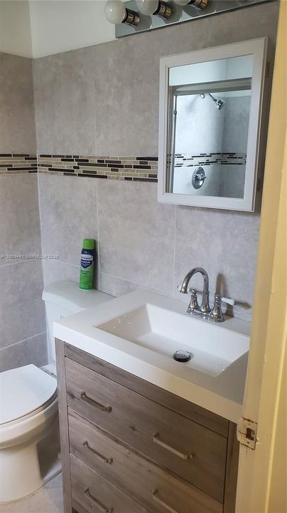 В аренду: $2,500 (2 спален, 1 ванн, 790 Квадратных фут)