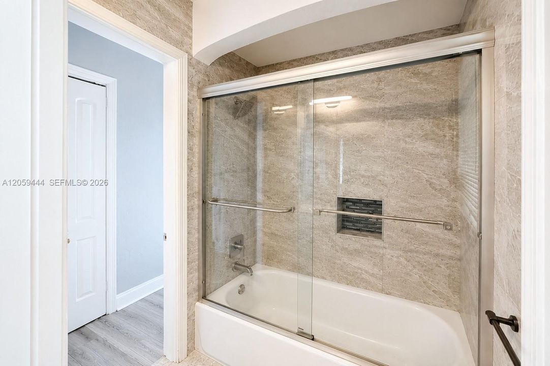 В аренду: $3,250 (3 спален, 2 ванн, 1680 Квадратных фут)