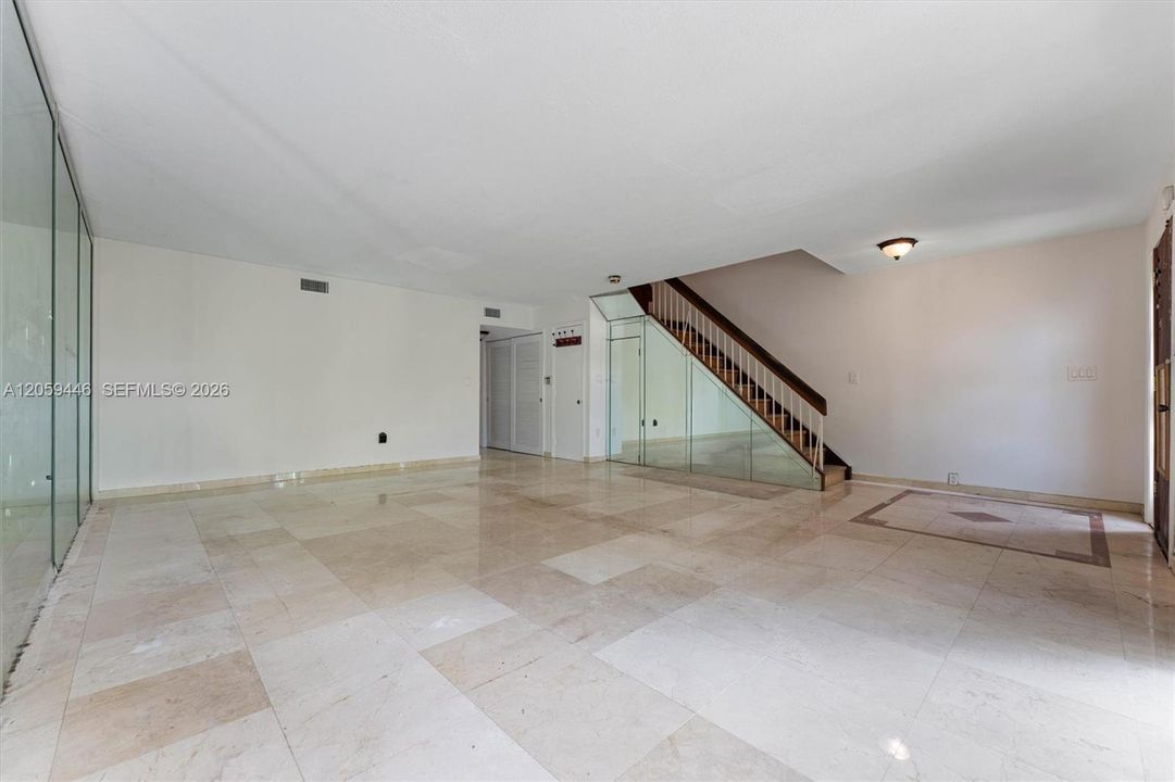 Activo con contrato: $600,000 (2 camas, 2 baños, 1936 Pies cuadrados)
