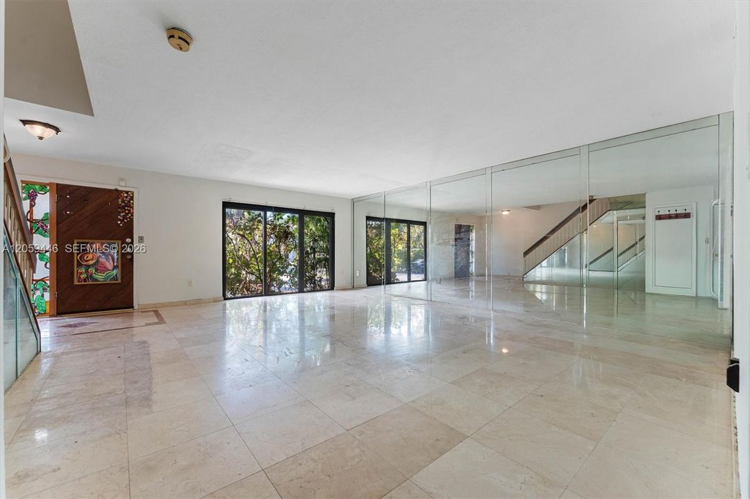 Activo con contrato: $600,000 (2 camas, 2 baños, 1936 Pies cuadrados)