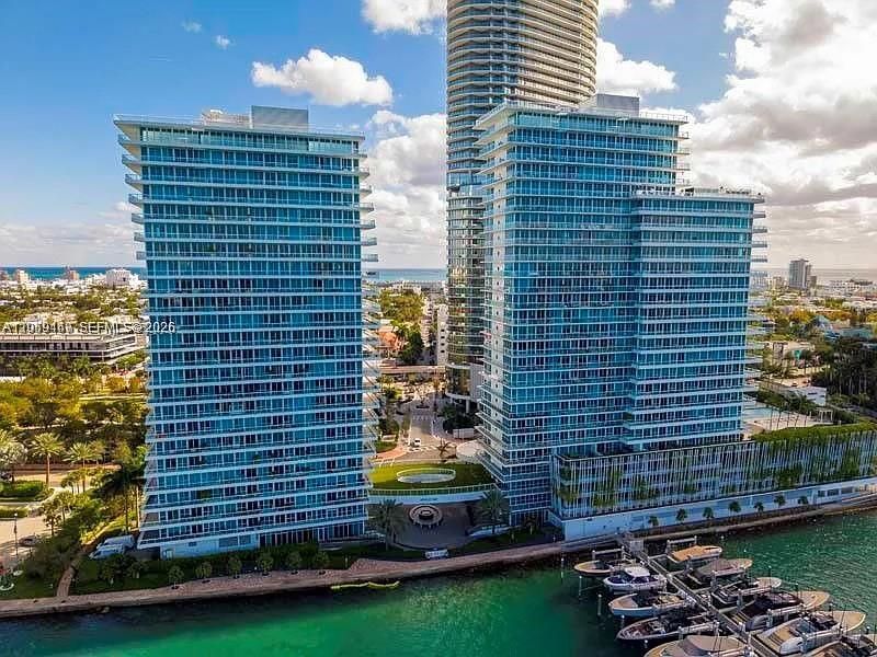 For Rent: $4,800 (1 beds, 1 baths, 777 Square Feet)