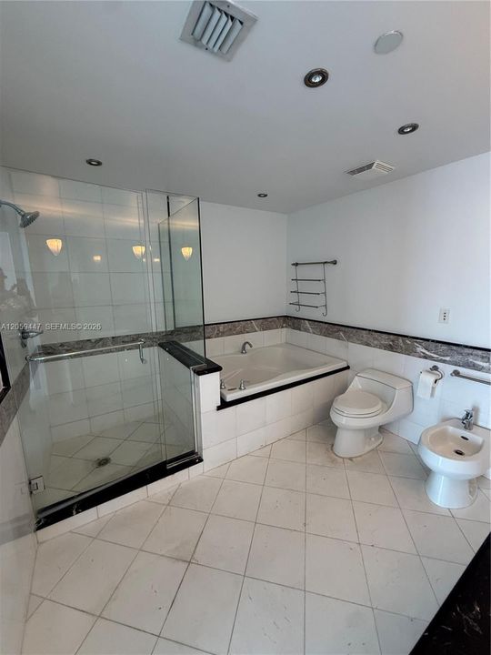 For Rent: $4,800 (1 beds, 1 baths, 777 Square Feet)