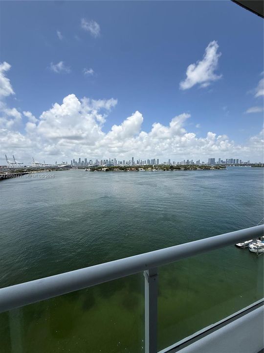 For Rent: $4,800 (1 beds, 1 baths, 777 Square Feet)