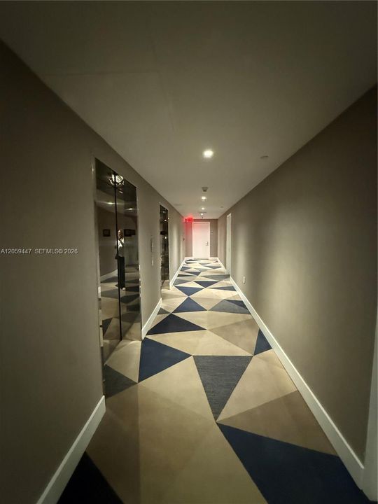 For Rent: $4,800 (1 beds, 1 baths, 777 Square Feet)