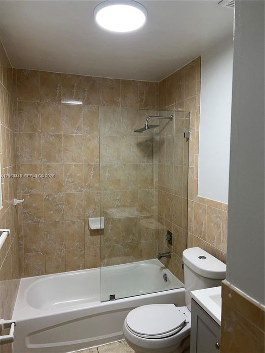 На продажу: $359,000 (3 спален, 3 ванн, 1094 Квадратных фут)
