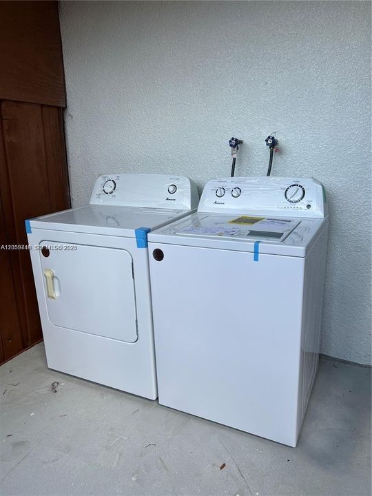 На продажу: $359,000 (3 спален, 3 ванн, 1094 Квадратных фут)