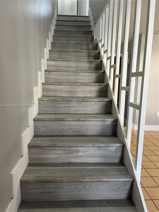 На продажу: $359,000 (3 спален, 3 ванн, 1094 Квадратных фут)